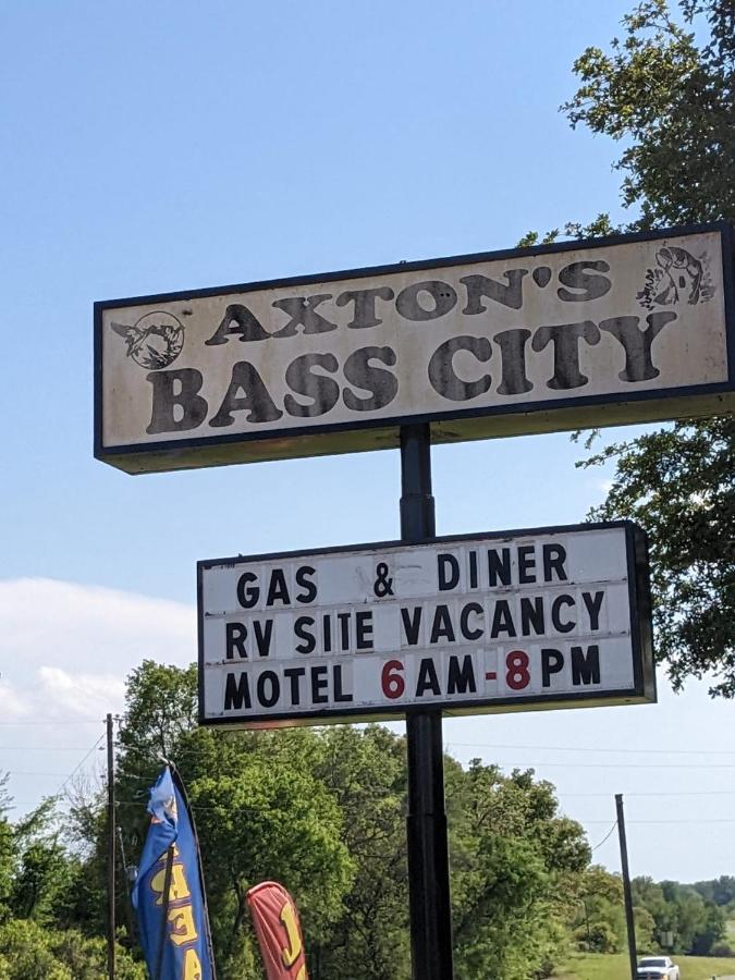 Axtons Bass City Lake Front Resort Emory Extérieur photo